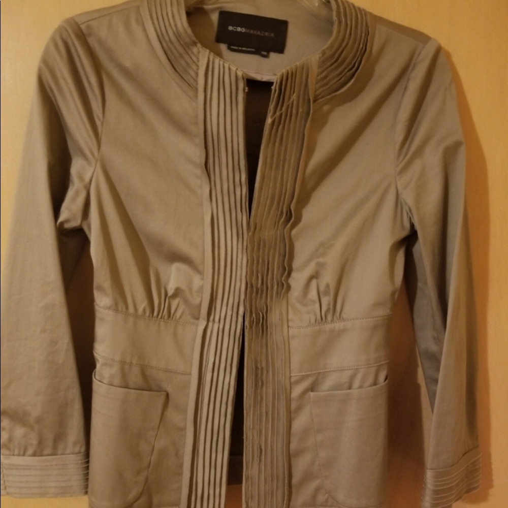 Short jacket